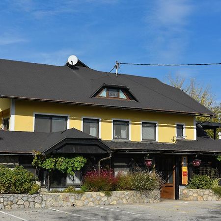 Hotel Gostilna Vovko โนโวเมสโต ภายนอก รูปภาพ