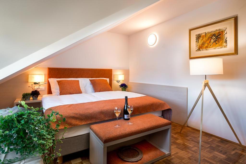 Hotel Gostilna Vovko โนโวเมสโต ภายนอก รูปภาพ