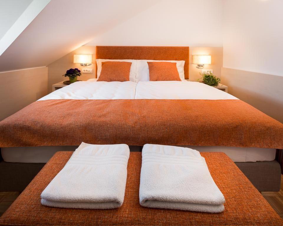 Hotel Gostilna Vovko โนโวเมสโต ภายนอก รูปภาพ